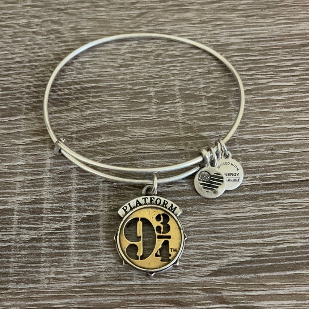 Harry Potter Platform 9 3/4 charm bangle